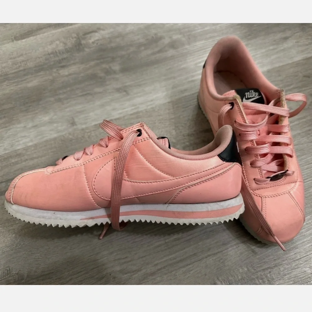 Rare Nike Cortez '72 Vintage - Coral Pink. US Size 6.5